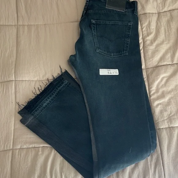 100% Brand New Mens Gallery Dept. jeans, Never worn.
